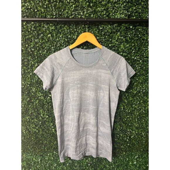 Lululemon Swiftly Tech Size 10 Short Sleeve - Picture 1 of 4